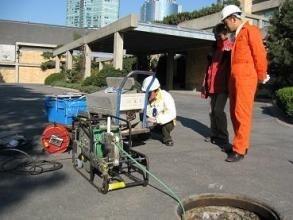 太原市高壓清洗車疏通清洗各種管道、化糞池清理 抽糞服務(wù)